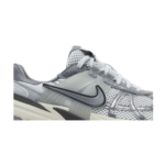 Nike V2K Run 'Pure Platinum Wolf Grey' - Image 4