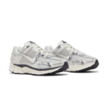 Air Zoom Vomero 5 'Photon Dust Metallic Silver' - Image 3
