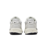 Air Zoom Vomero 5 'Photon Dust Metallic Silver' - Image 6